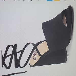 Size 10 Gianni Bini black suede Heeled Sandals